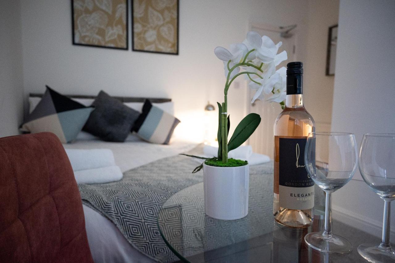 Elmo River Studios - 6 En-Suites In Wallasey - Easy Parking - Short And Long Stays Welcome Luaran gambar