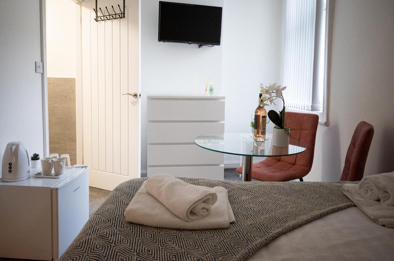 Elmo River Studios - 6 En-Suites In Wallasey - Easy Parking - Short And Long Stays Welcome Luaran gambar