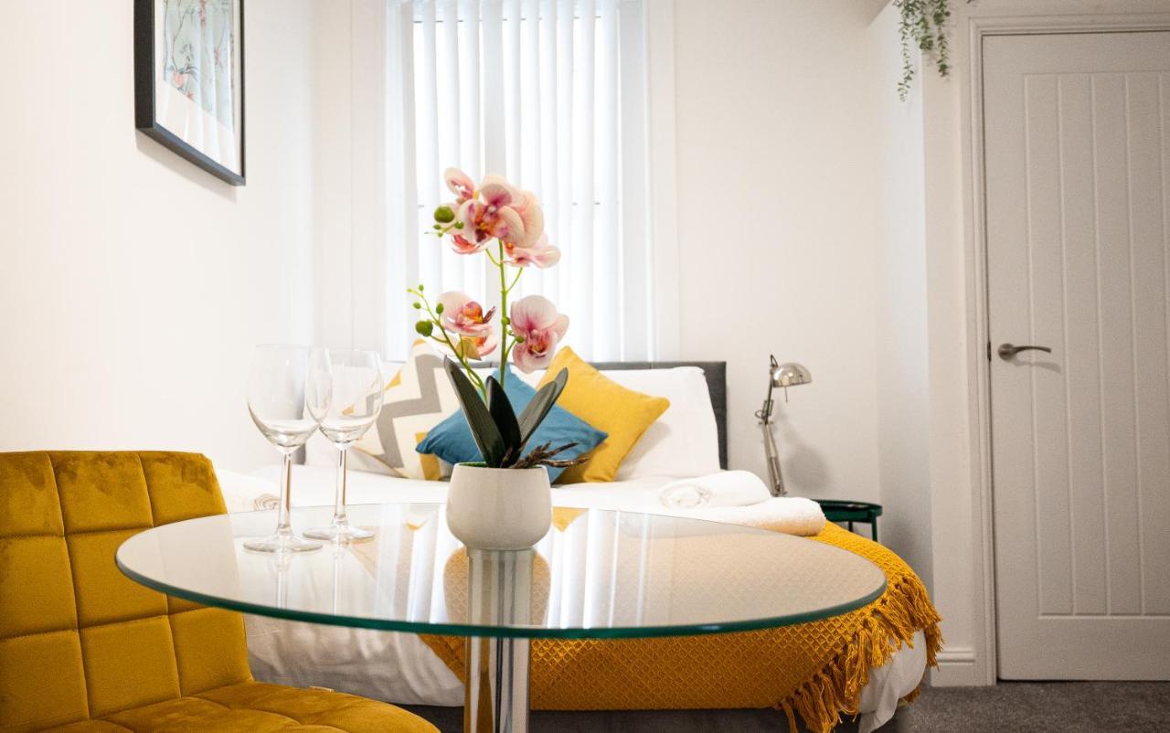 Elmo River Studios - 6 En-Suites In Wallasey - Easy Parking - Short And Long Stays Welcome Luaran gambar